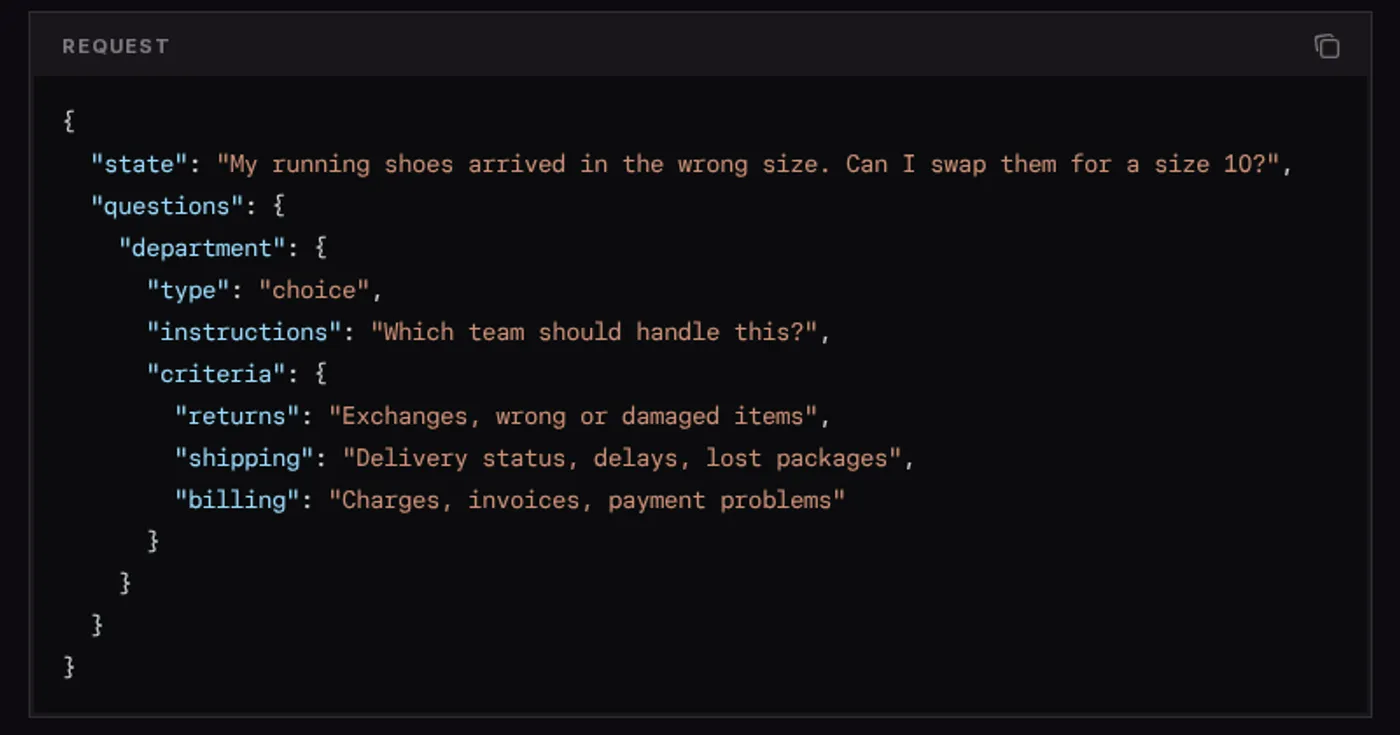 Extrait de la documentation TypeSafe : une requête au format JSON avec le document, la question et trois critères nommés retours, livraison et facturation